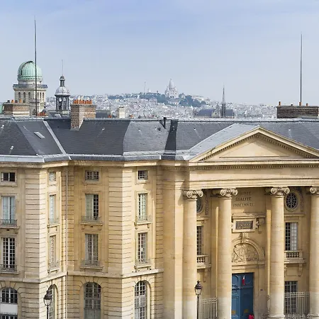 Hotel Les Dames Du Panthéon 4*